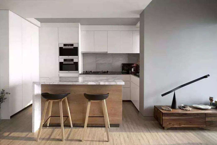 ɫ����Ĵ���ʯ��ù����ô���óͷ���?