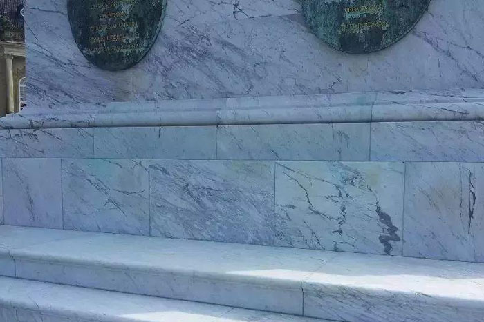 ��ɫ����ʯ���Ƶ��ⲿԵ��ԭ������Щ����������